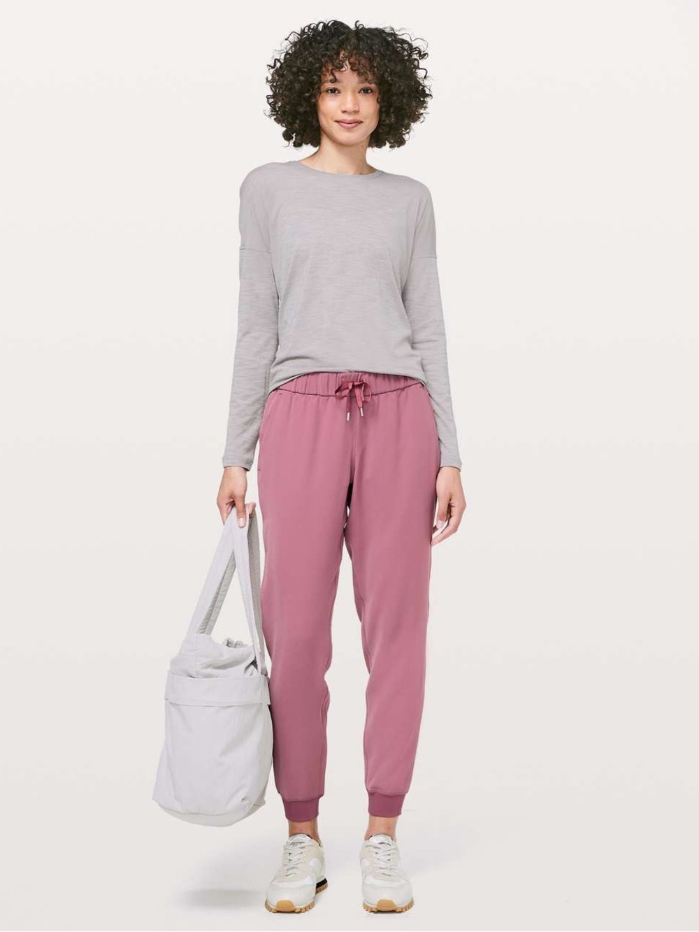 lululemon  On the Fly Jogger
*Woven Size4